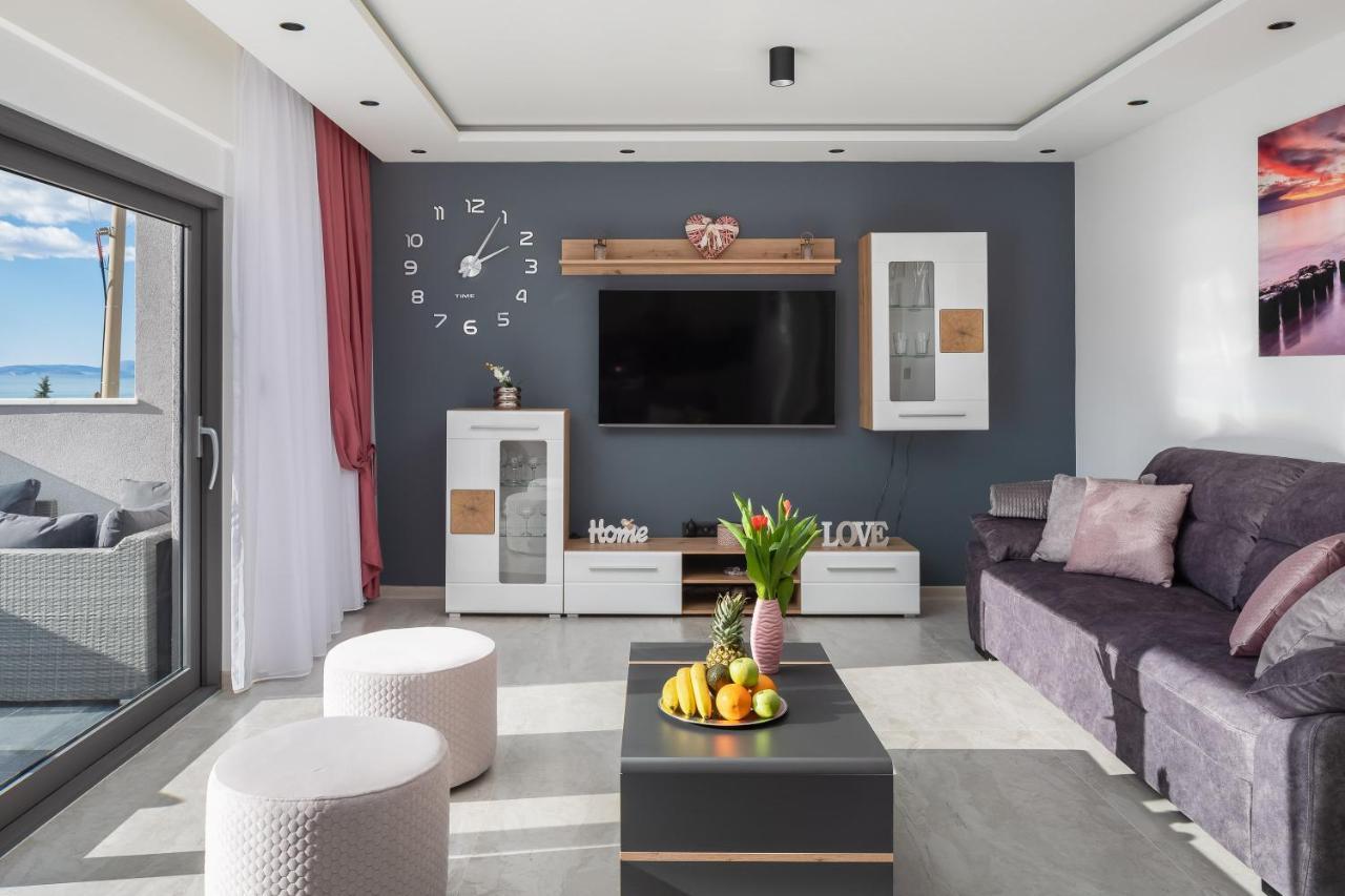 Luxury Apartment Lorena - Private Heated Pool - 예세니체 외부 사진