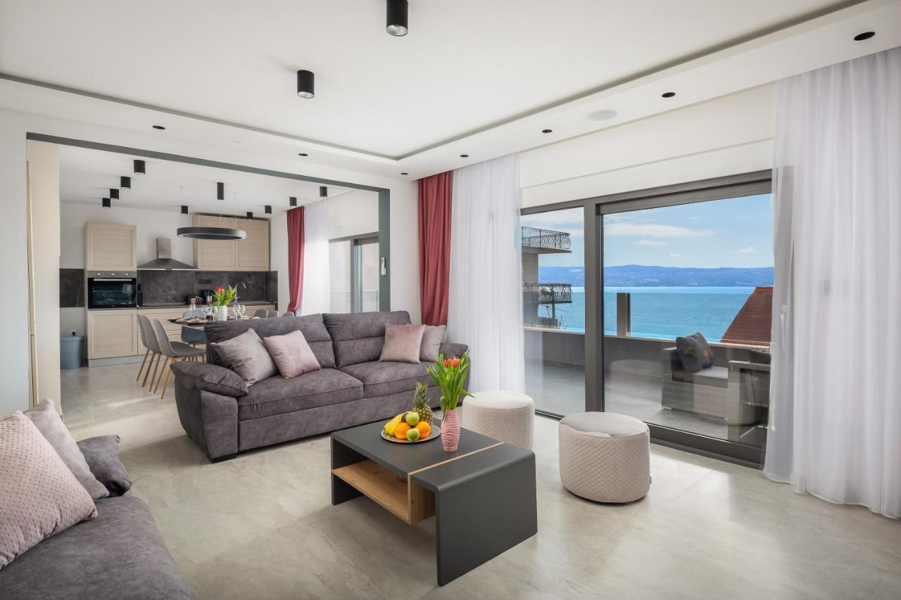 Luxury Apartment Lorena - Private Heated Pool - 예세니체 외부 사진