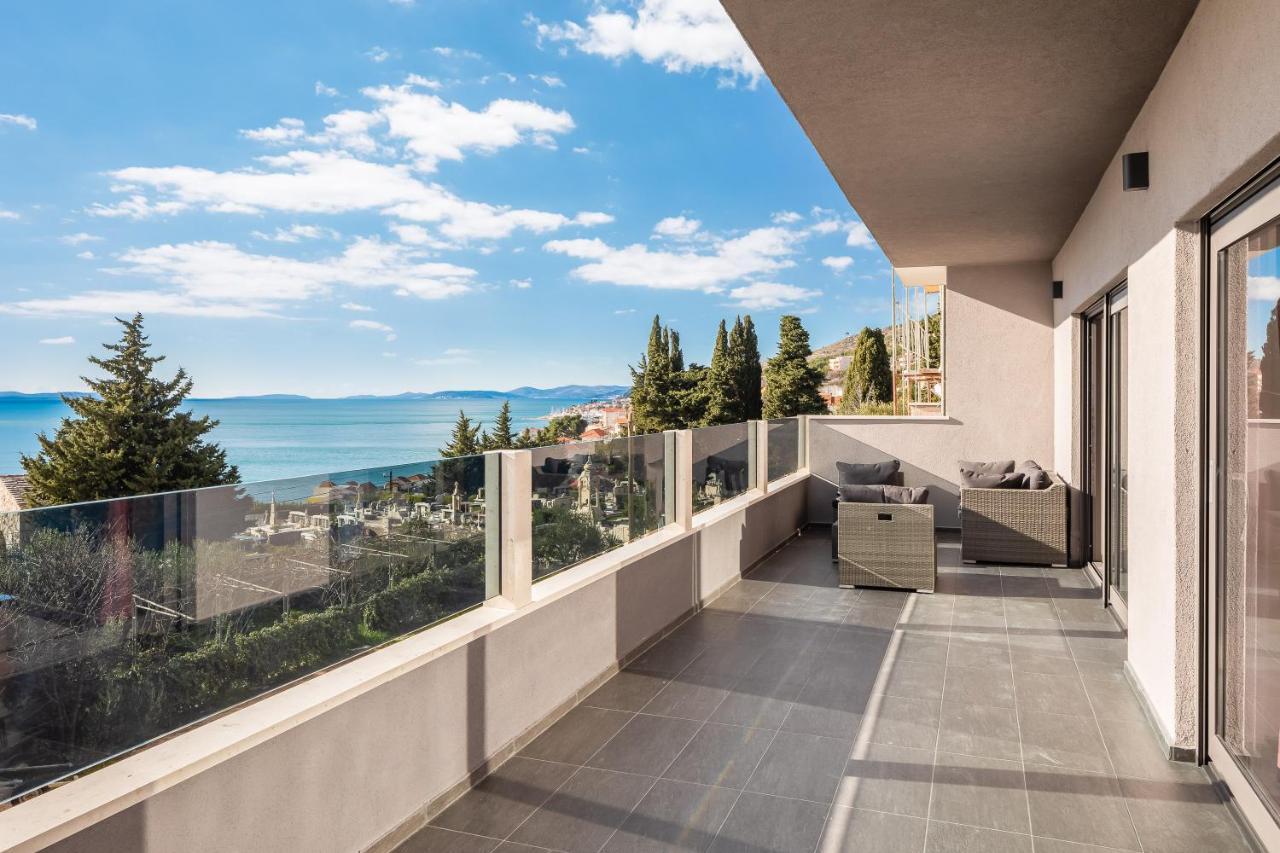 Luxury Apartment Lorena - Private Heated Pool - 예세니체 외부 사진