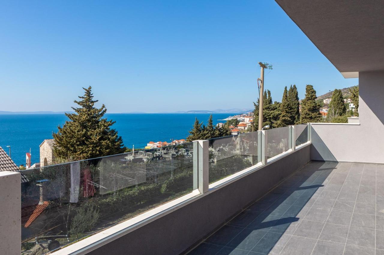 Luxury Apartment Lorena - Private Heated Pool - 예세니체 외부 사진