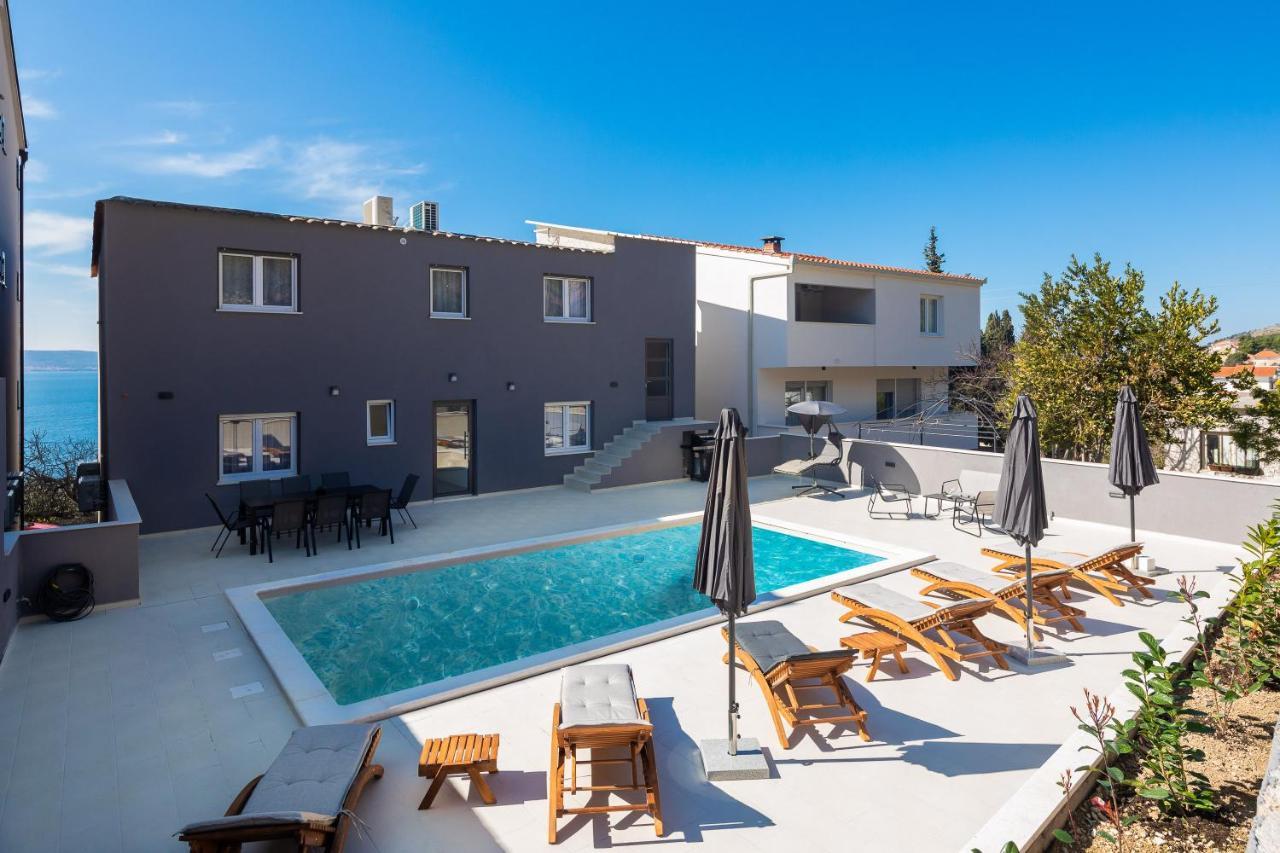 Luxury Apartment Lorena - Private Heated Pool - 예세니체 외부 사진