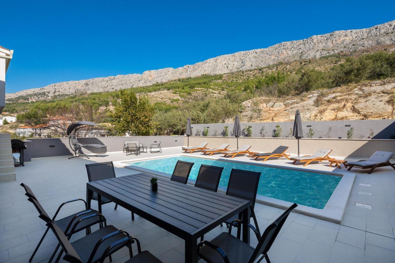 Luxury Apartment Lorena - Private Heated Pool - 예세니체 외부 사진