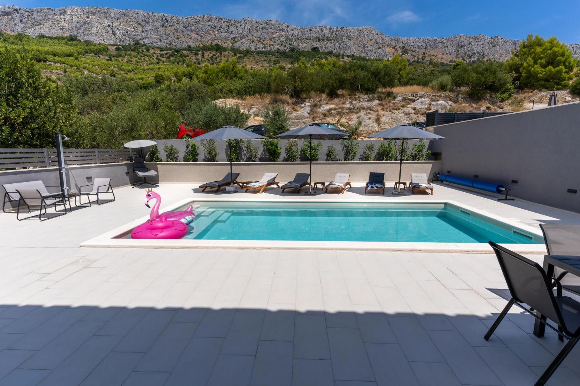 Luxury Apartment Lorena - Private Heated Pool - 예세니체 외부 사진